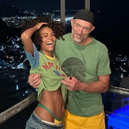 O Amor Est No Alto Do Vidigal Vincent Cassel E Tina Kunakey Lu