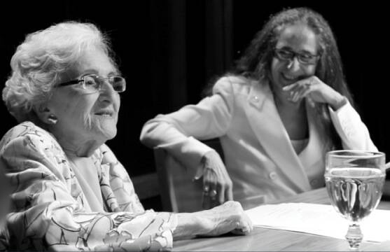 Cleonice Berardinelli e Maria Bethânia conversam sobre a obra de Fernando Pessoa no documentário de Marcio Debellian / Foto: divulgação