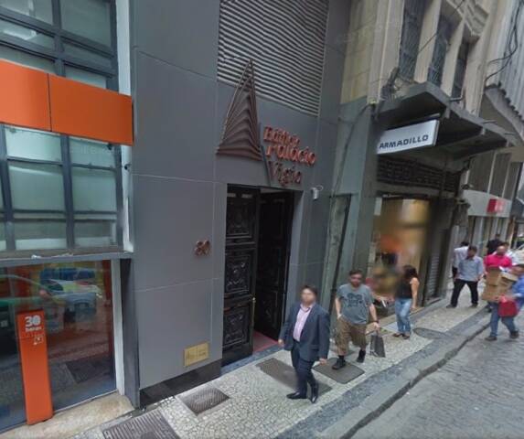 Entrada do edifício Palácio Vigia, na Rua da Quitanda: prédio moderno tem 11 andares / Foto: Google Maps