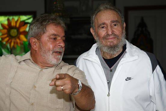Lula e Fidel Castro: imagem postada pelo ex-Presidente em sua página no Facebook / Foto: Ricardo Stuckert