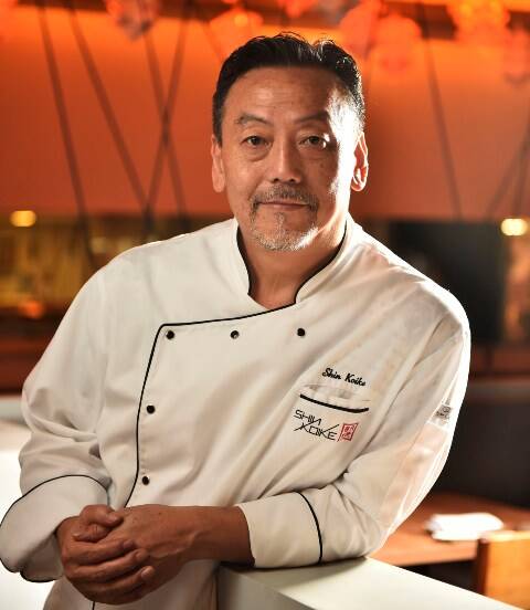 O chef Shin Koike no seu novo restaurante, na Barra / Foto: Bruno de Lima
