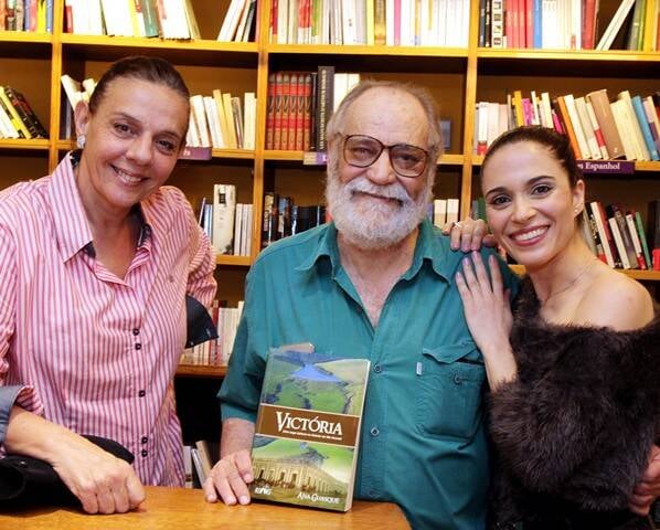 A atriz Rosi Campos, o autor de novelas Walther Negrão e a bailarina e autora do livro Ana Guasque / Foto: divulgação