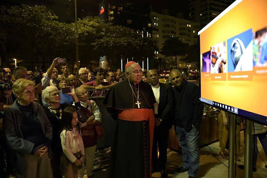 Dom Orani: arcebispo do Rio, Dom Orani Tempesta, inaugura réplica do Cristo Redentor no Leme / Fotos: divulgação 