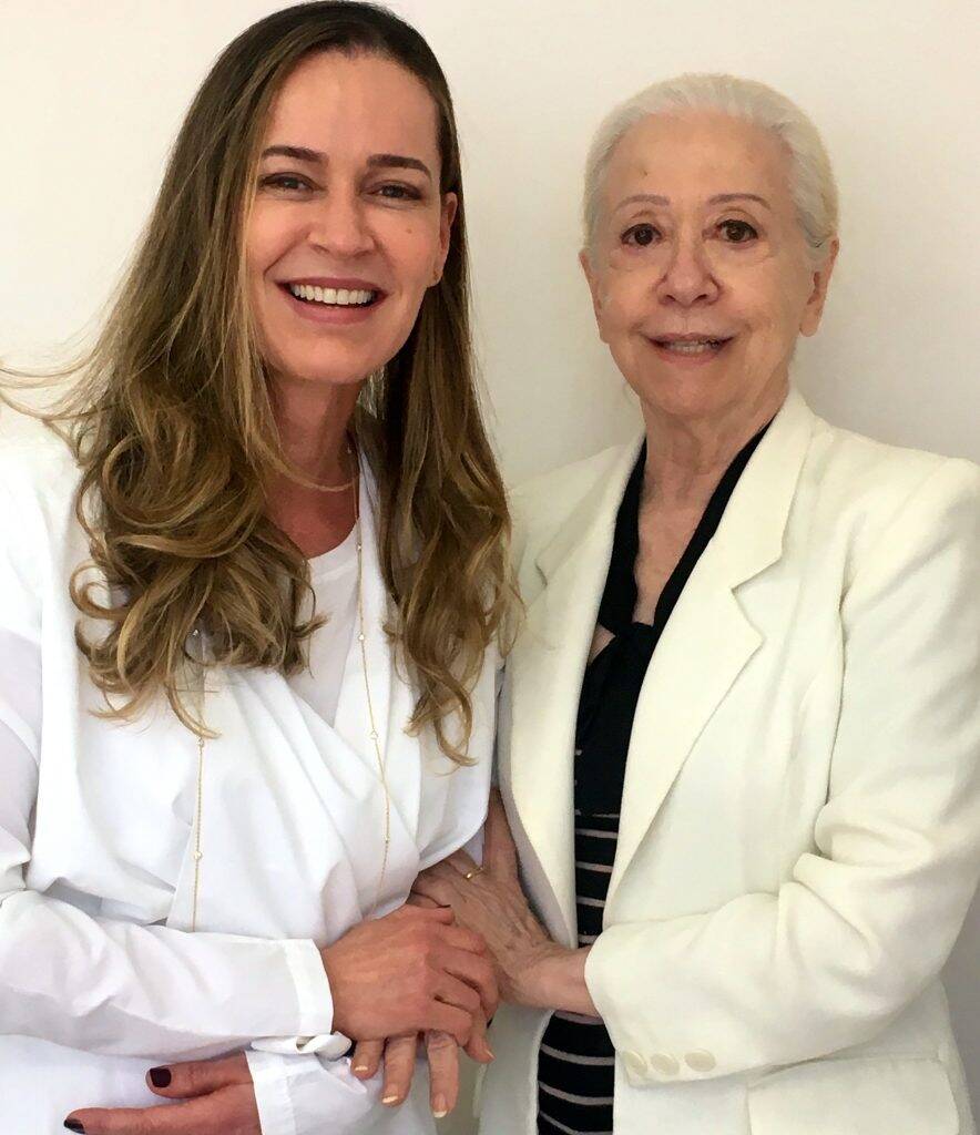 Karla Dias e Fernanda Montenegro: atriz é a mais nova cliente da dentista, em Ipanema / Foto: divulgação