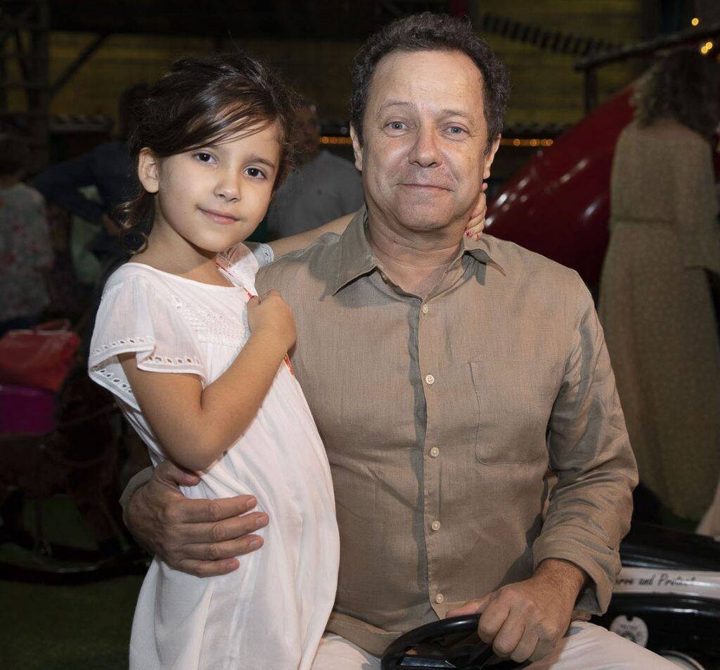 vik-muniz-com-a-filha-dora_la4a0567