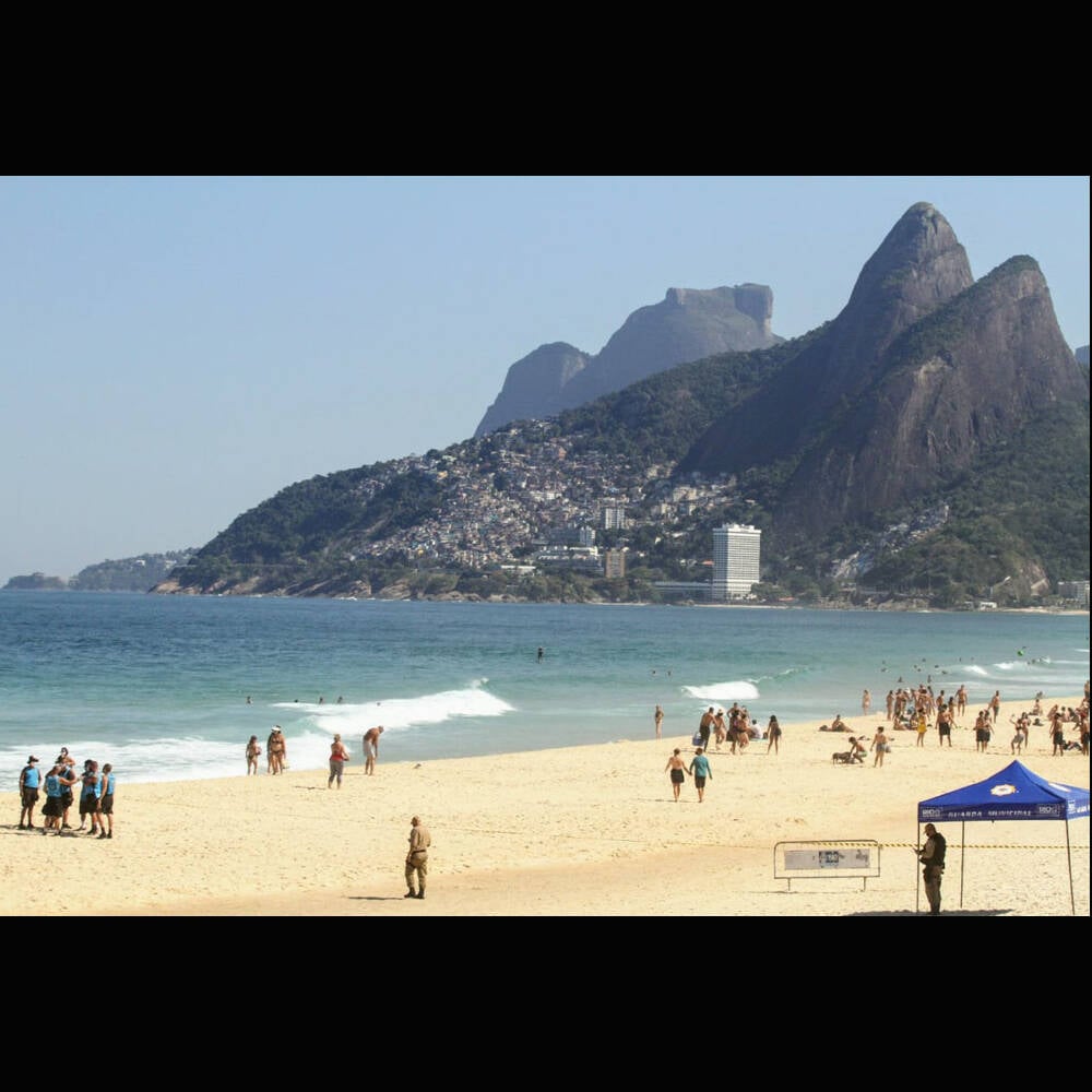 Guarda Municipal Isola Faixa De Areia No Arpoador Lu Lacerda Ig