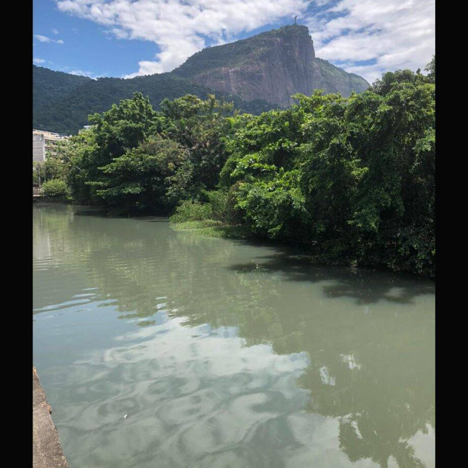 Secretaria de Meio Ambiente multa Cedae por vazamento de esgoto de