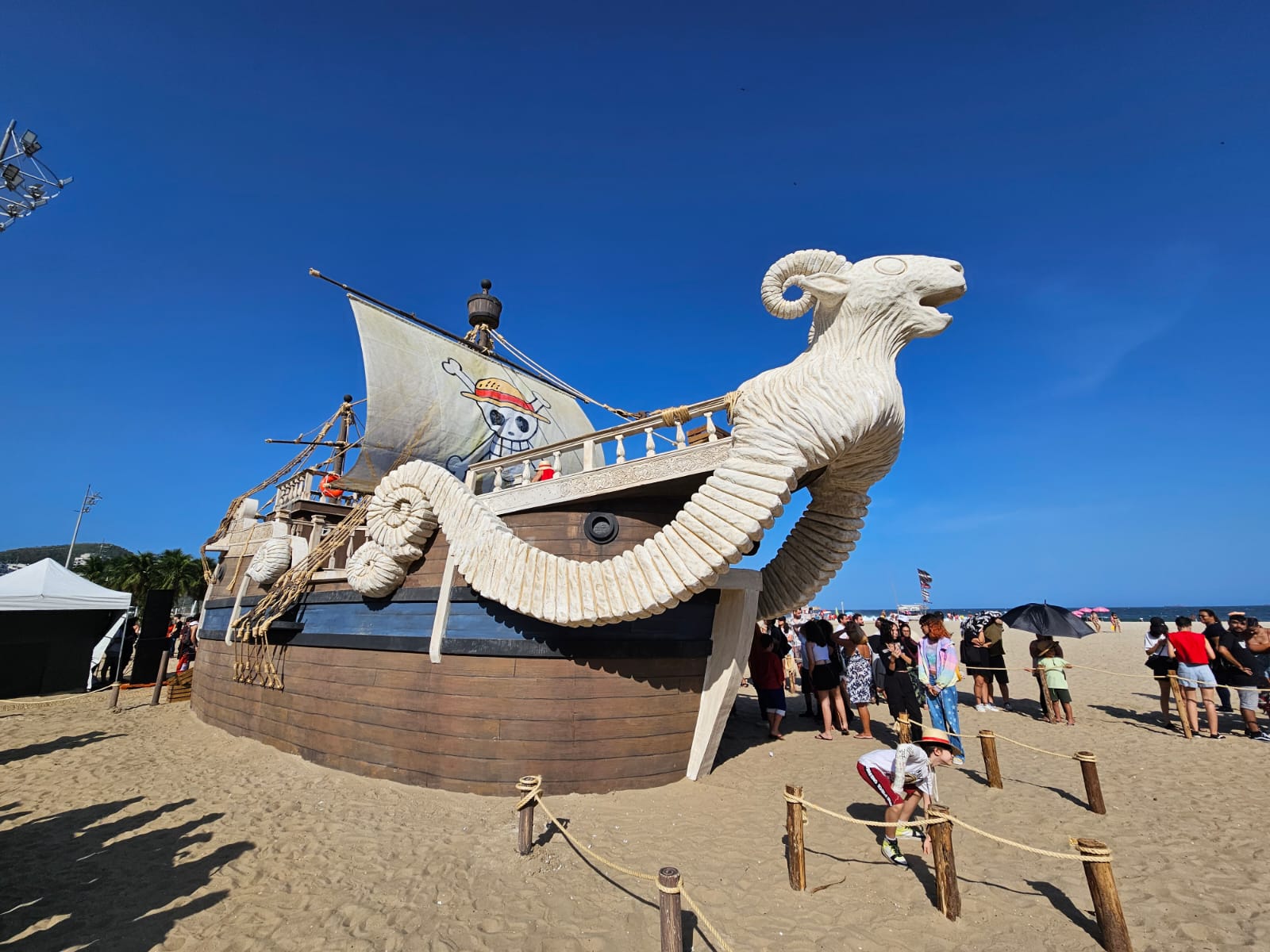 One Piece: navio da série vai ficar aberto para visitação na Praia de  Copacabana 